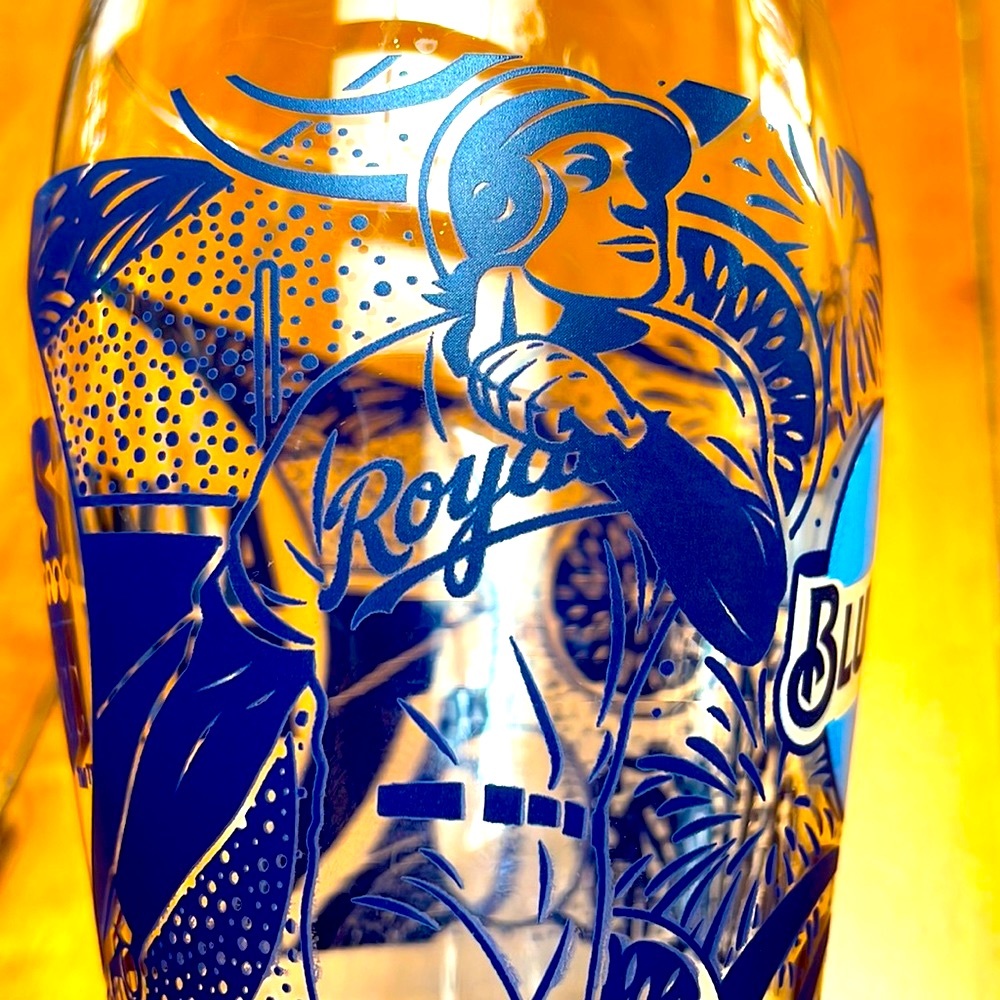 Blue Moon Kansas City Royals Wheat Beer / Pilsner Glass (1 glass)